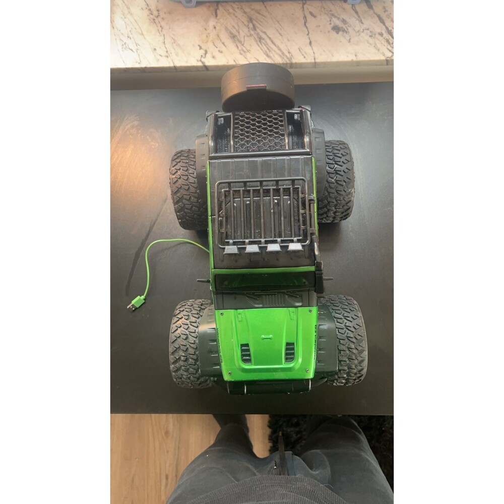 New Bright 1:10 Jeep Wrangler RC Truck Model 1038U 2023 Green,No Remote Control